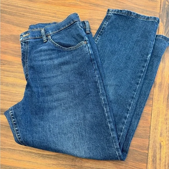 Wrangler Men's Blue Jeans, 36 x 30 - Picture 2 of 3